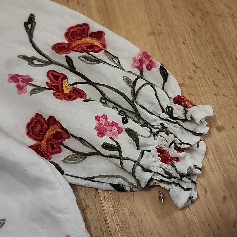 Anthropologie Kindred floral embroidered blouse white M P